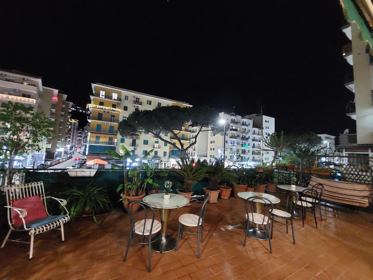 Domus Cesare Apartment Napoli Bagian luar foto