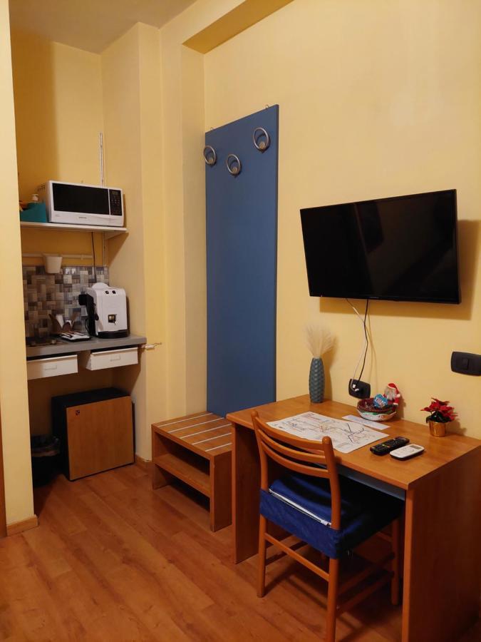 Domus Cesare Apartment Napoli Bagian luar foto