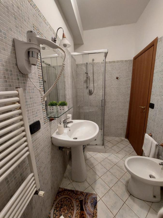 Domus Cesare Apartment Napoli Bagian luar foto