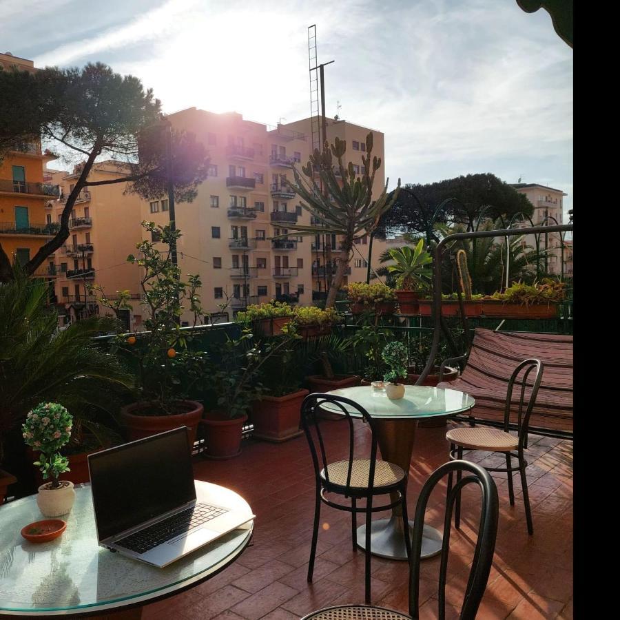 Domus Cesare Apartment Napoli Bagian luar foto