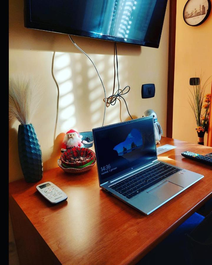 Domus Cesare Apartment Napoli Bagian luar foto