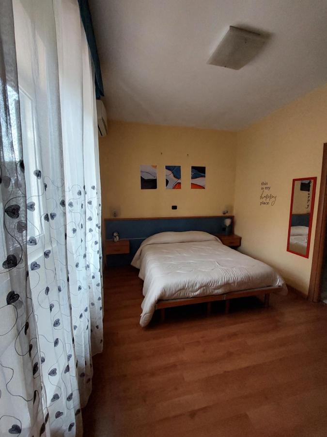 Domus Cesare Apartment Napoli Bagian luar foto