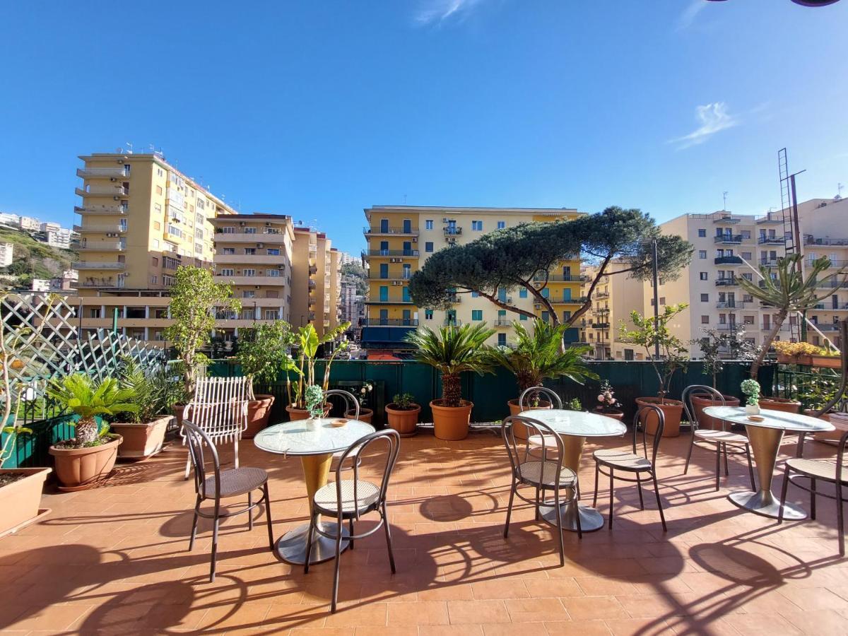 Domus Cesare Apartment Napoli Bagian luar foto